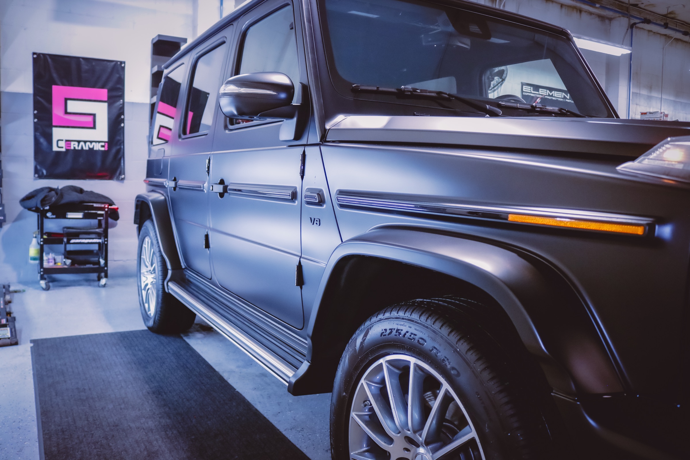 Side finish view of a Mercedes-Benz G 550 satin PPF installation